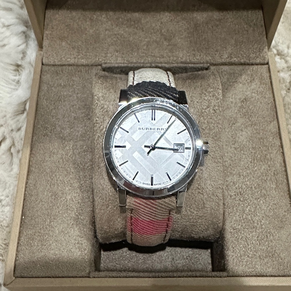 Burberry "The City" Heritage Nova Check